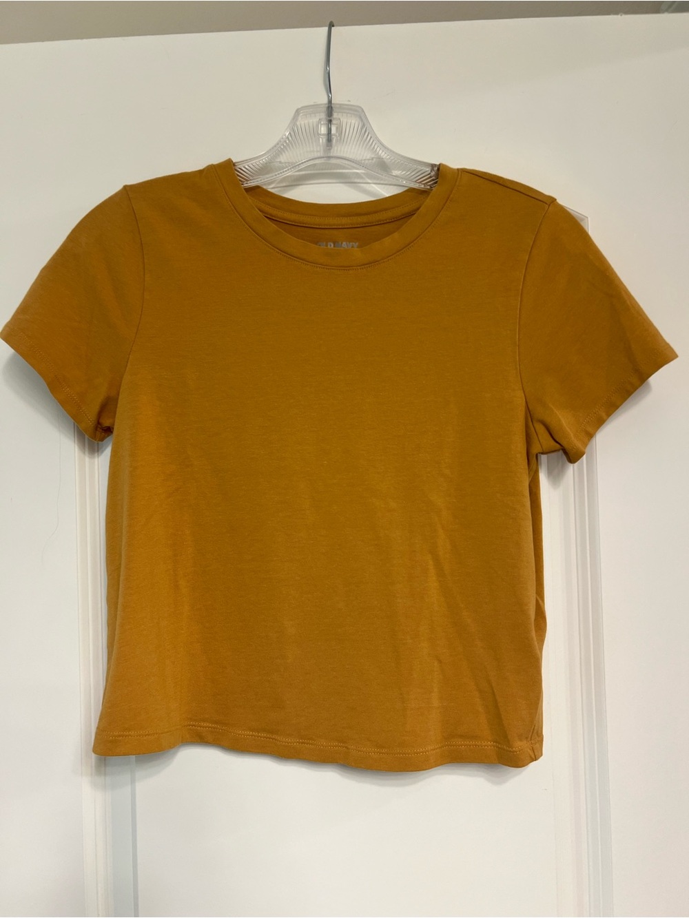 Old Navy Short-Sleeve Crop Tee in Mustard Yellow